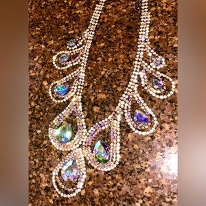 GORGEOUS VINTAGE AURORA BOREALIS & RHINESTONE NECKLACE/DROP EARRING SET
